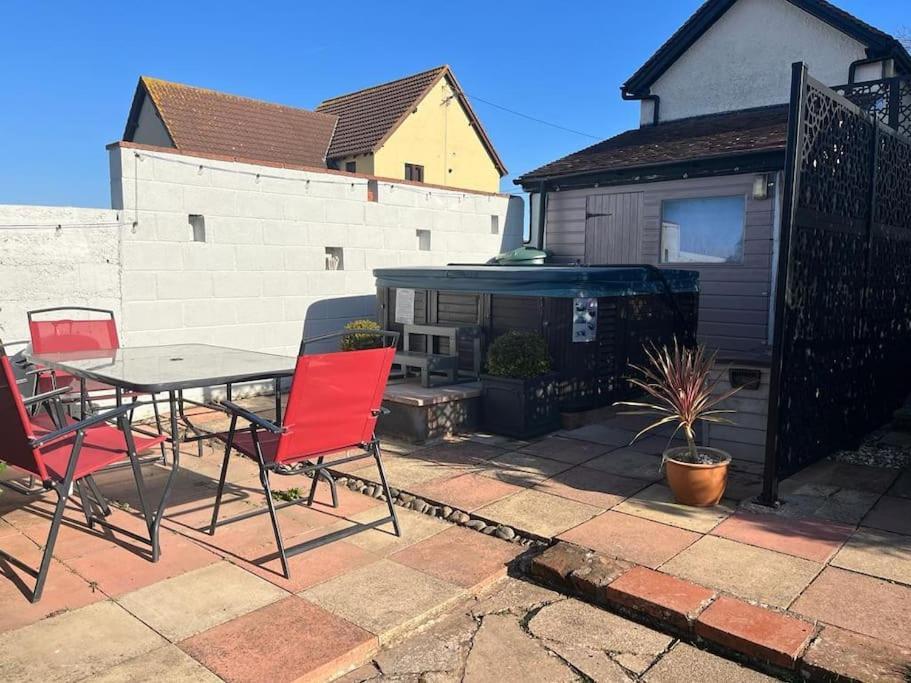 Blue Anchor House - Seaview, Hot Tub Apartments Exterior foto