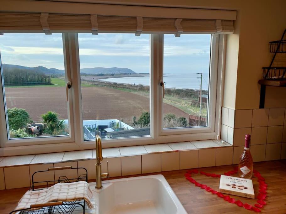Blue Anchor House - Seaview, Hot Tub Apartments Exterior foto